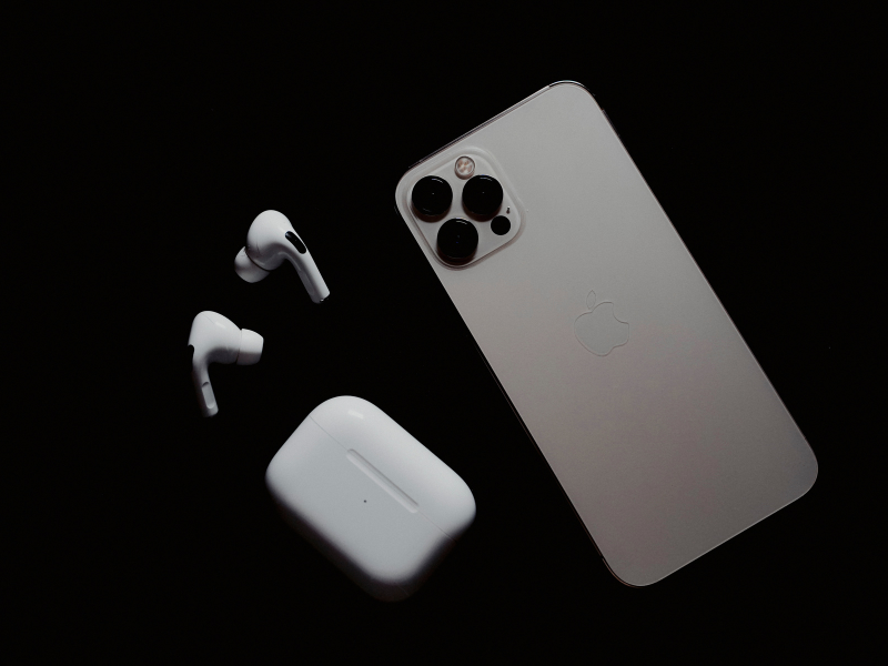 how to connect airpods to iphone